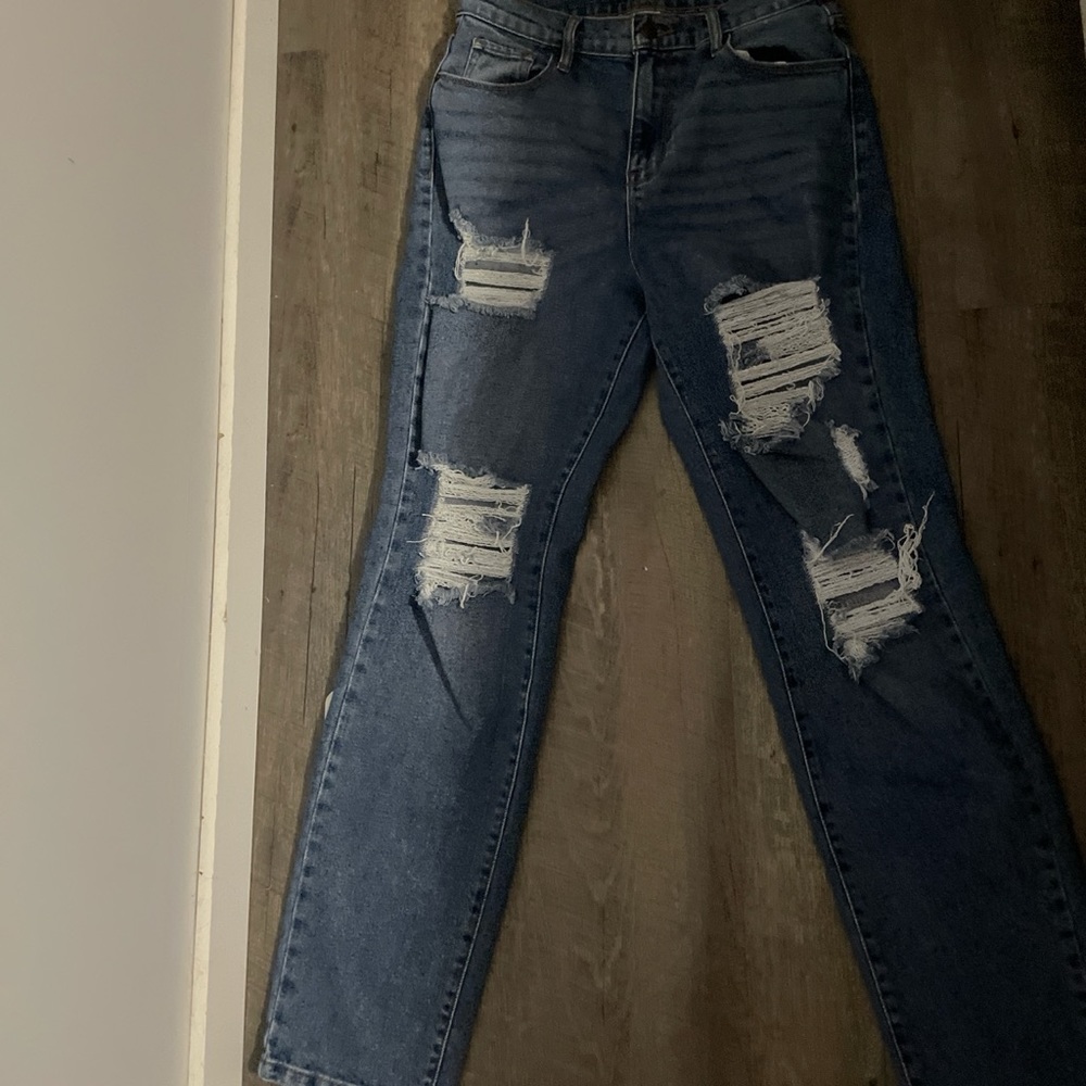 Fashion nova ripped jeans